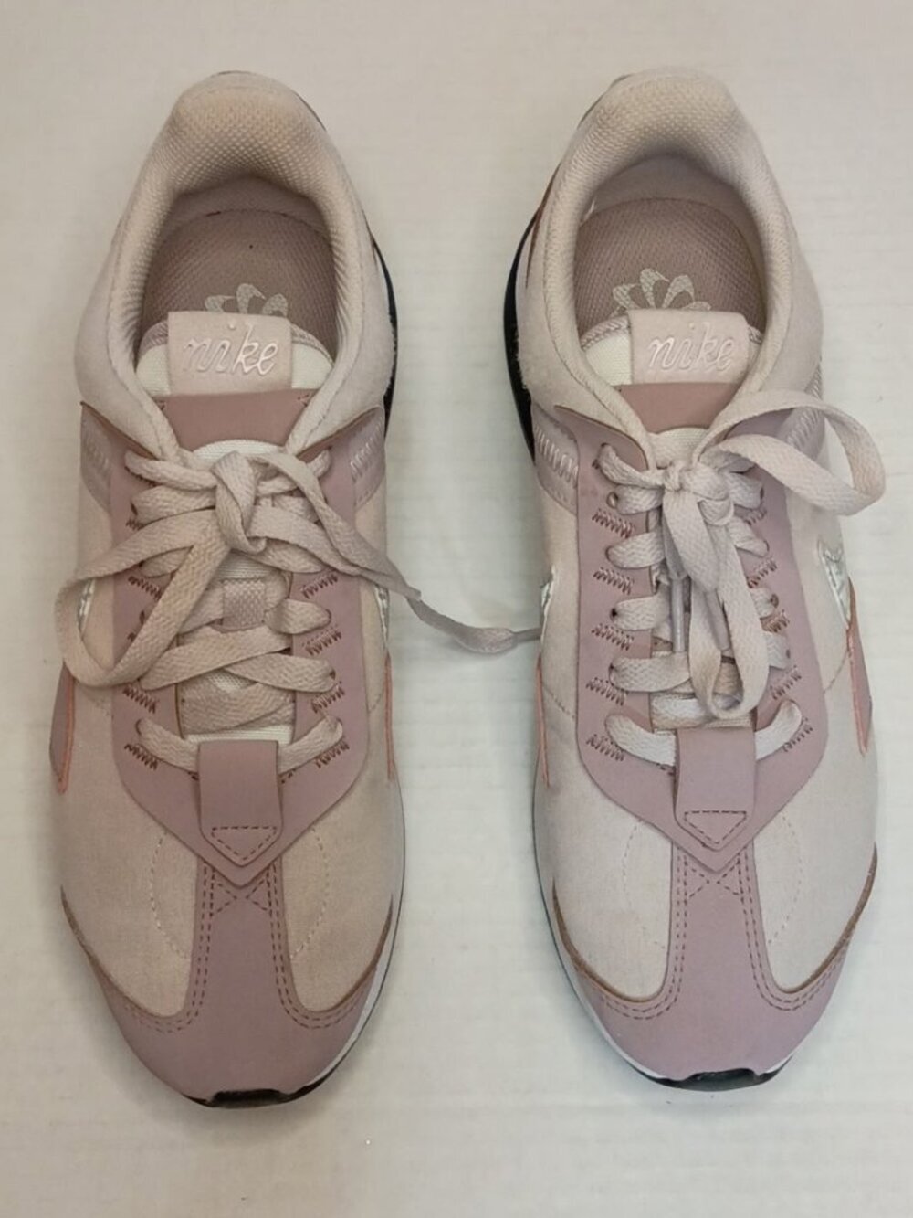 Nike Air Max Pre-Day Camo Swoosh Venice Plum Fog Sneakers Women’s 7.5